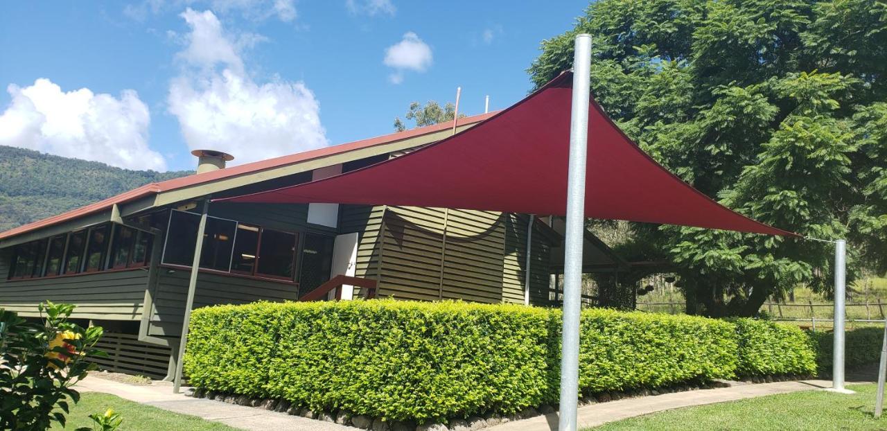 Lamington Christmas Creek Cafe & Cabins מראה חיצוני תמונה