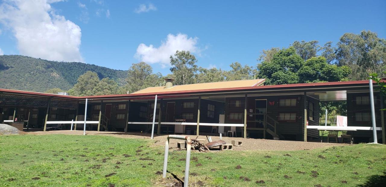 Lamington Christmas Creek Cafe & Cabins מראה חיצוני תמונה