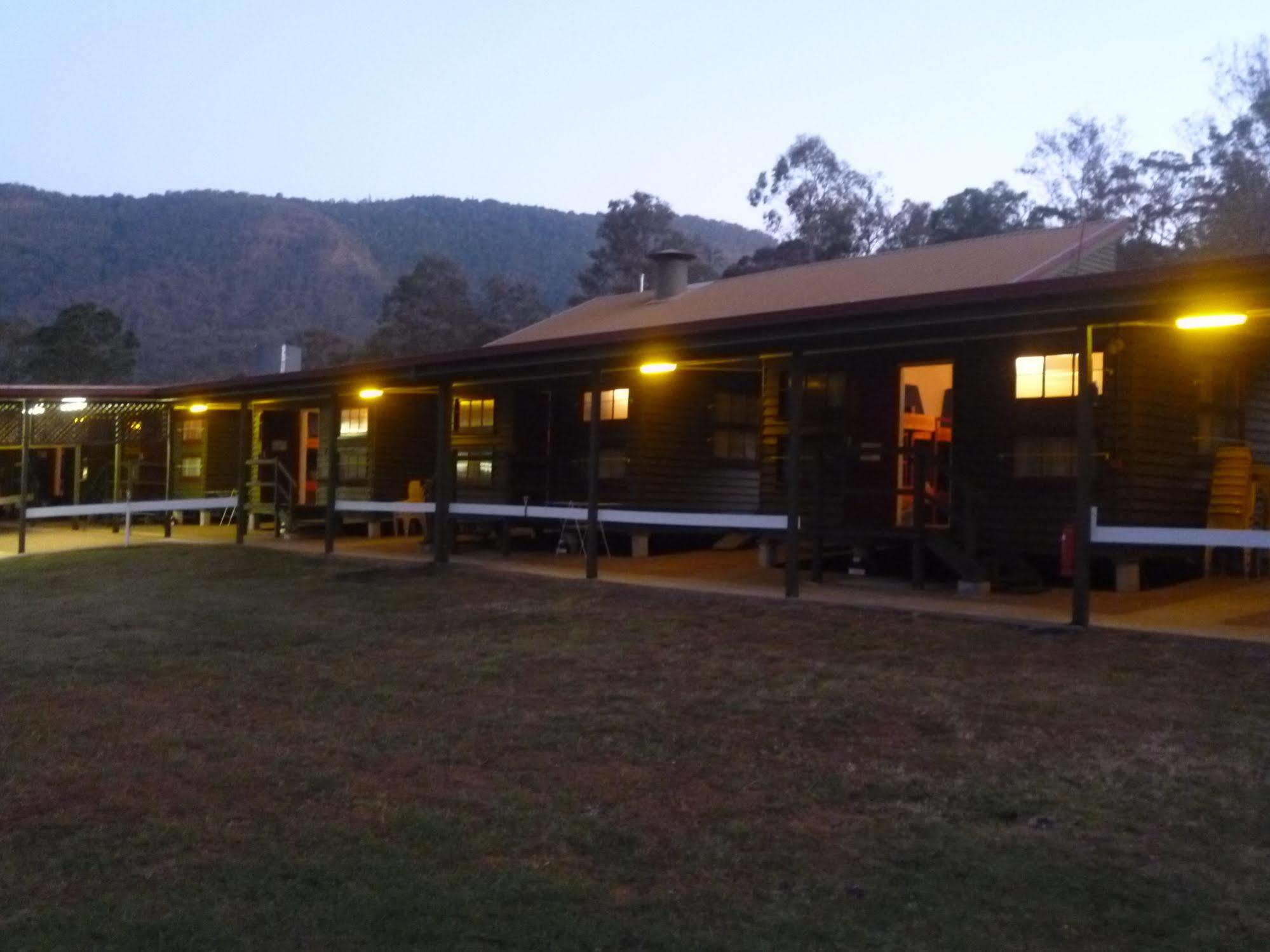 Lamington Christmas Creek Cafe & Cabins מראה חיצוני תמונה